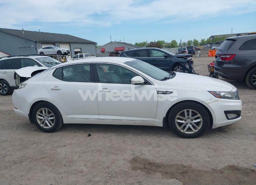 Photo 13 of 2013 Kia Optima LX (VIN KNAGM4A79D5392147)