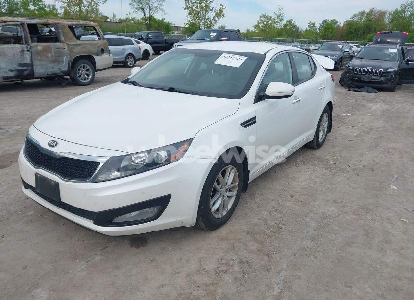 Photo 2 of 2013 Kia Optima LX (VIN KNAGM4A79D5392147)