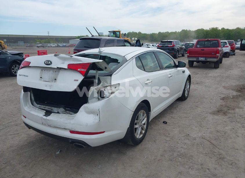 Photo 4 of 2013 Kia Optima LX (VIN KNAGM4A79D5392147)