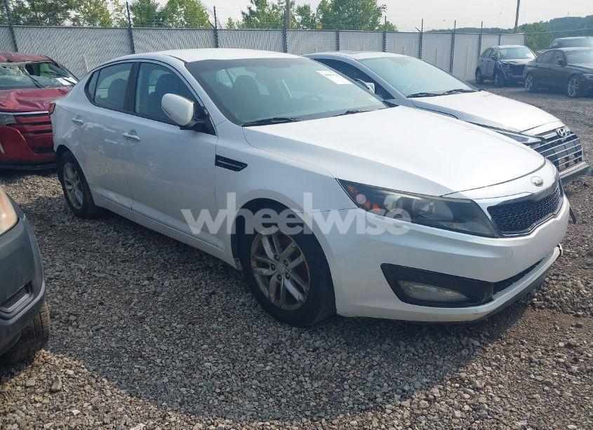2013 Kia Optima LX (VIN KNAGM4A79D5399762) main photo