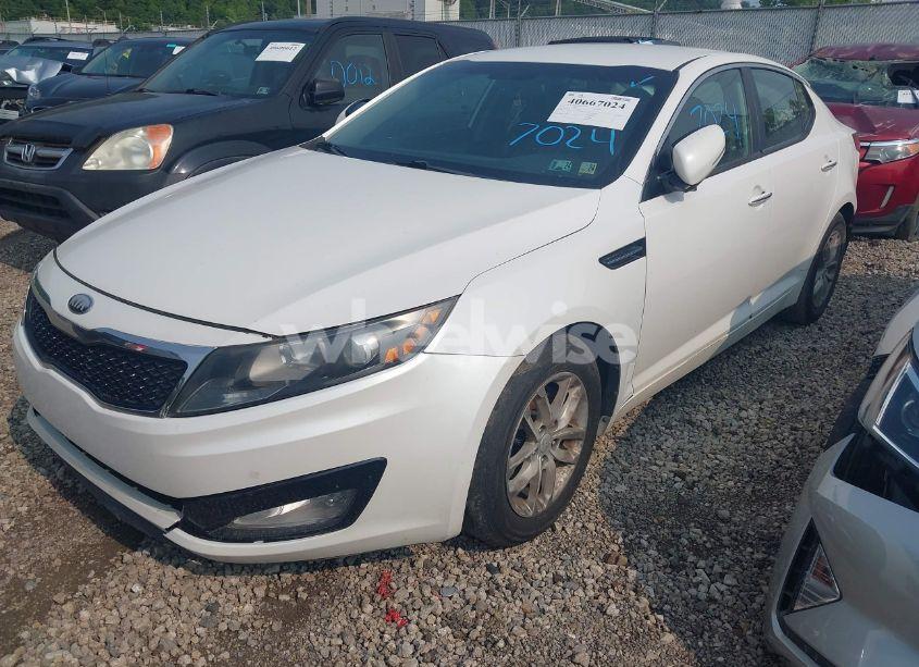 Photo 2 of 2013 Kia Optima LX (VIN KNAGM4A79D5399762)