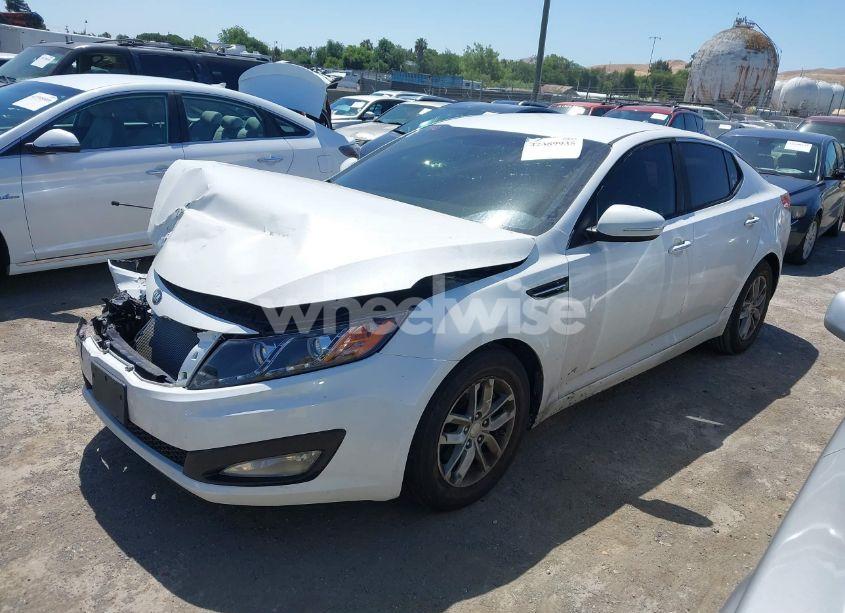 Photo 2 of 2013 Kia Optima LX (VIN KNAGM4A79D5414650)