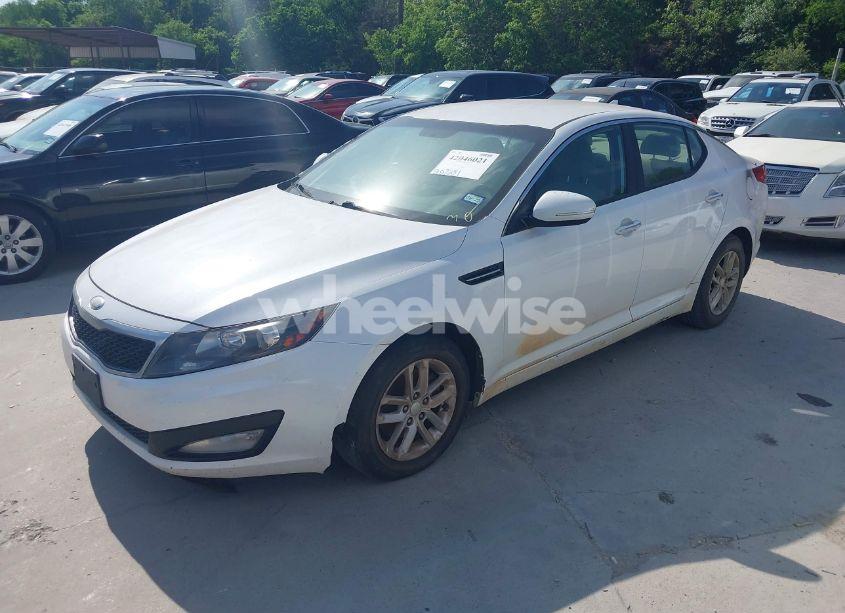 Photo 2 of 2013 Kia Optima LX (VIN KNAGM4A79D5422232)