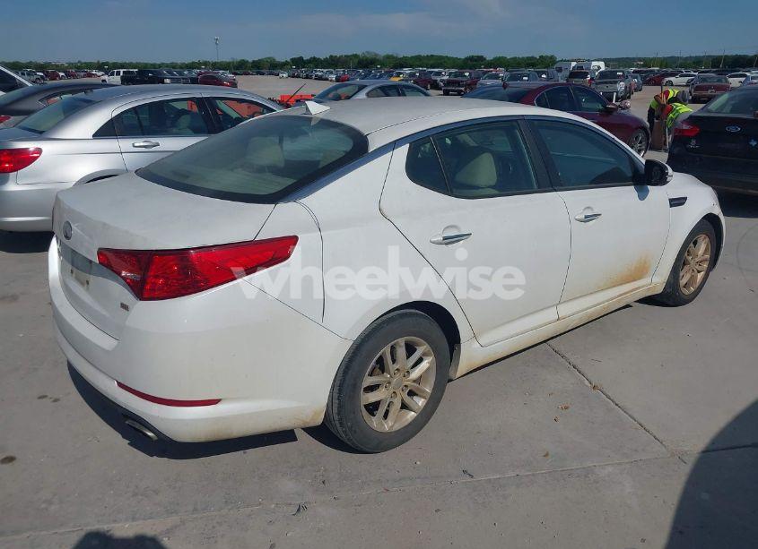 Photo 4 of 2013 Kia Optima LX (VIN KNAGM4A79D5422232)