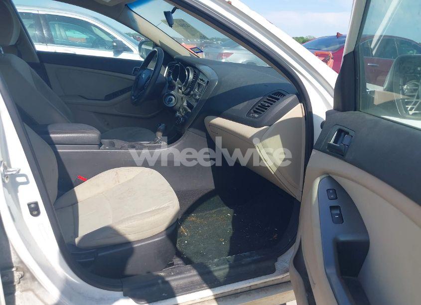 Photo 5 of 2013 Kia Optima LX (VIN KNAGM4A79D5422232)