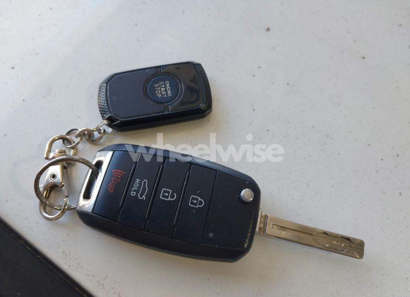 Photo 11 of 2015 Kia Optima LX (VIN KNAGM4A79F5528215)