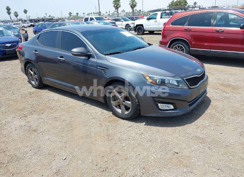 2015 Kia Optima LX (VIN KNAGM4A79F5621767) main photo