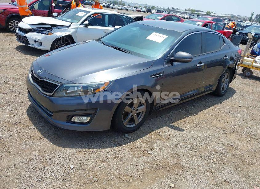 Photo 2 of 2015 Kia Optima LX (VIN KNAGM4A79F5621767)