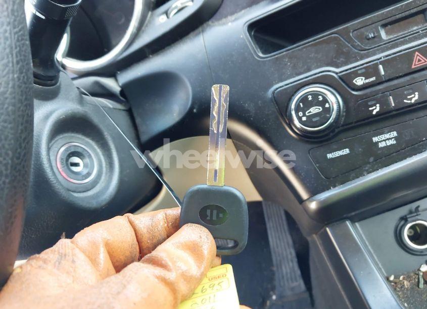 Photo 11 of 2011 Kia Optima LX (VIN KNAGM4A7XB5122695)