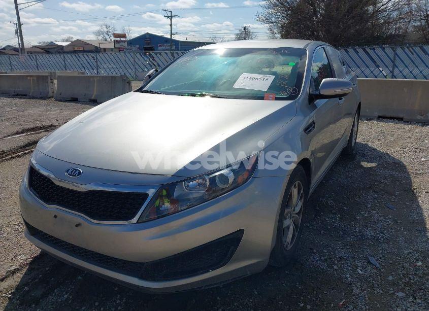 Photo 2 of 2011 Kia Optima LX (VIN KNAGM4A7XB5122695)