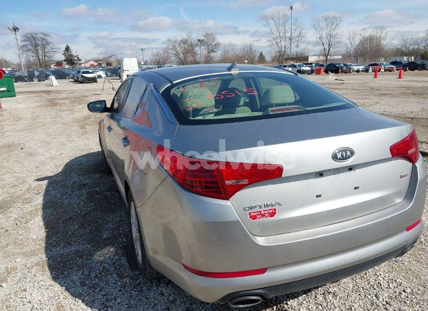 Photo 3 of 2011 Kia Optima LX (VIN KNAGM4A7XB5122695)