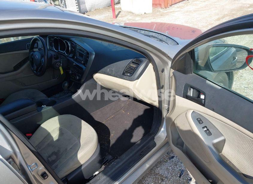 Photo 5 of 2011 Kia Optima LX (VIN KNAGM4A7XB5122695)