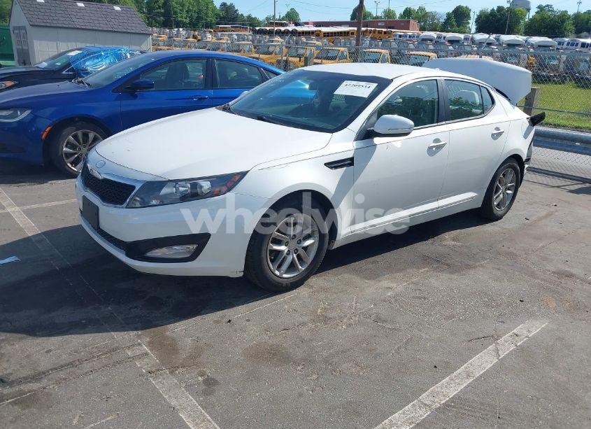 Photo 2 of 2013 Kia Optima LX (VIN KNAGM4A7XD5374109)