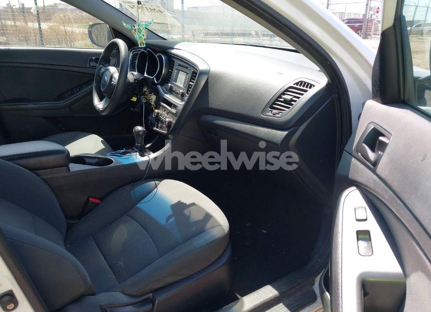 Photo 5 of 2015 Kia Optima LX (VIN KNAGM4A7XF5547484)