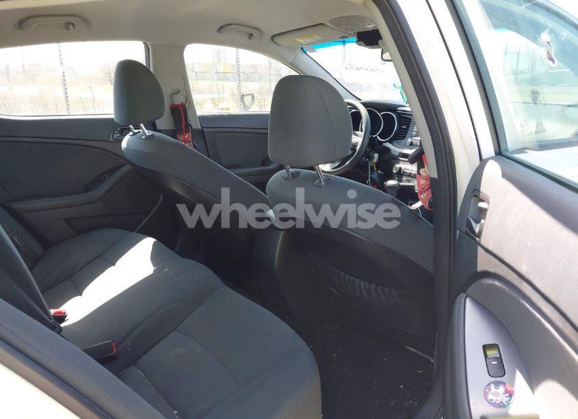 Photo 8 of 2015 Kia Optima LX (VIN KNAGM4A7XF5547484)