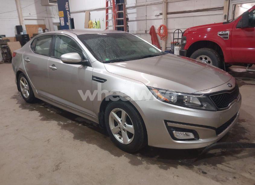 2015 Kia Optima LX (VIN KNAGM4A7XF5557951) main photo
