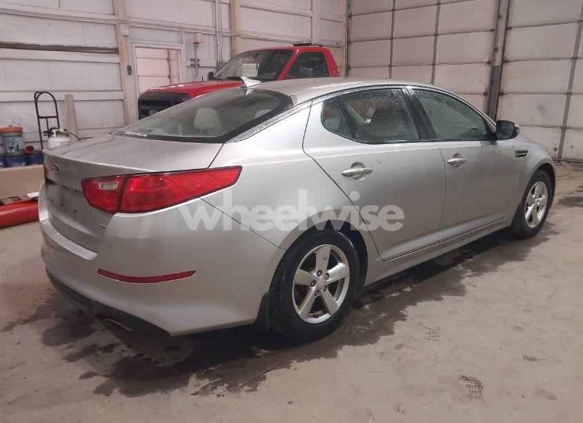 Photo 4 of 2015 Kia Optima LX (VIN KNAGM4A7XF5557951)