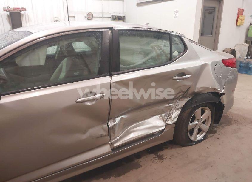 Photo 6 of 2015 Kia Optima LX (VIN KNAGM4A7XF5557951)