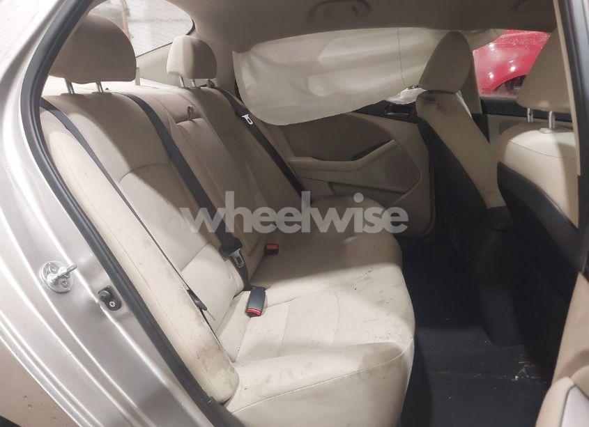 Photo 8 of 2015 Kia Optima LX (VIN KNAGM4A7XF5557951)