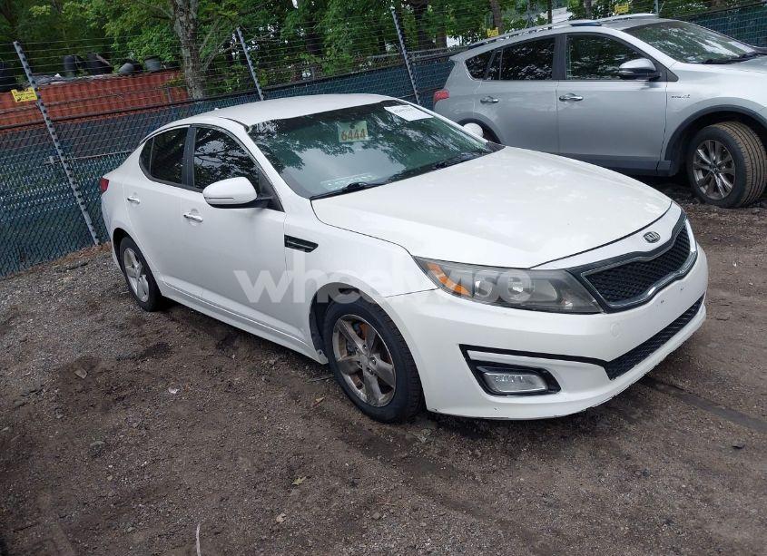 2015 Kia Optima LX (VIN KNAGM4A7XF5599309) main photo