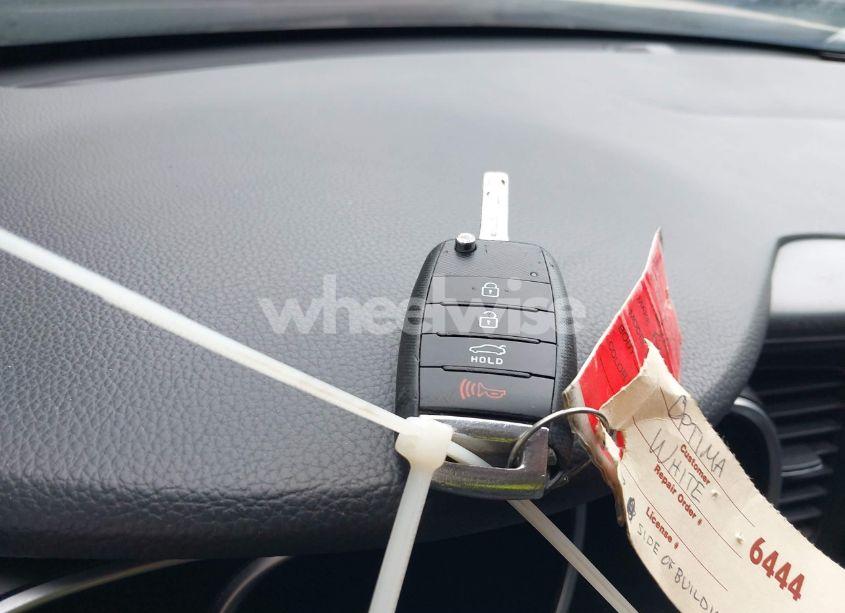 Photo 11 of 2015 Kia Optima LX (VIN KNAGM4A7XF5599309)