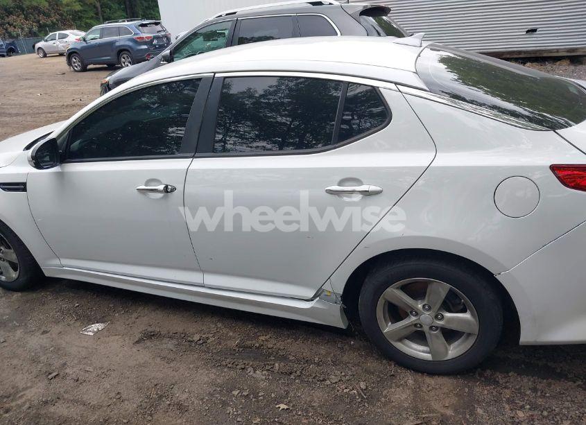 Photo 6 of 2015 Kia Optima LX (VIN KNAGM4A7XF5599309)