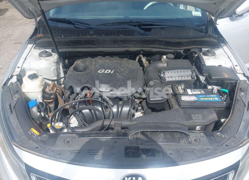 Photo 10 of 2015 Kia Optima LX (VIN KNAGM4A7XF5617548)