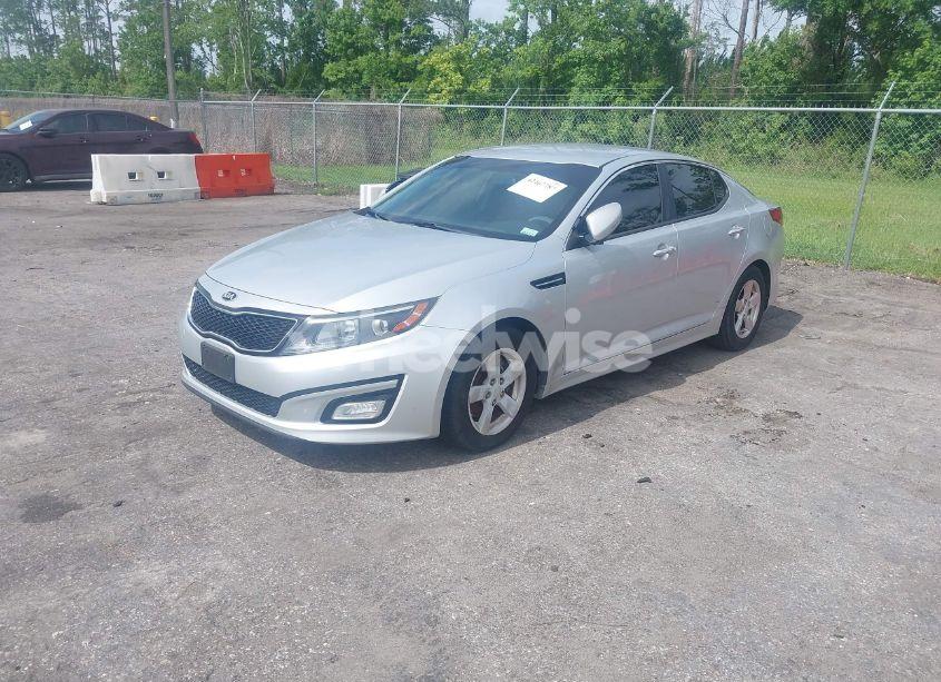 Photo 2 of 2015 Kia Optima LX (VIN KNAGM4A7XF5617548)