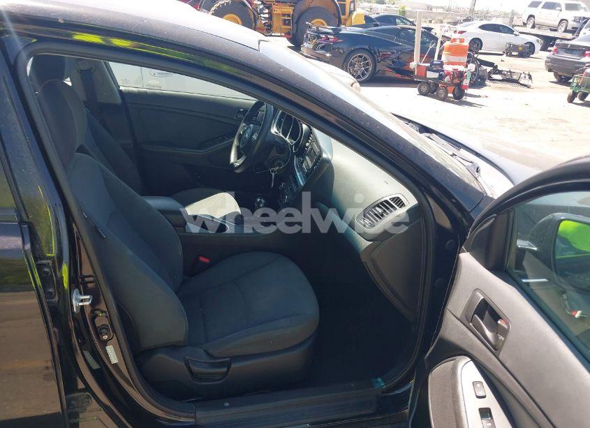 Photo 5 of 2015 Kia Optima LX (VIN KNAGM4A7XF5619641)