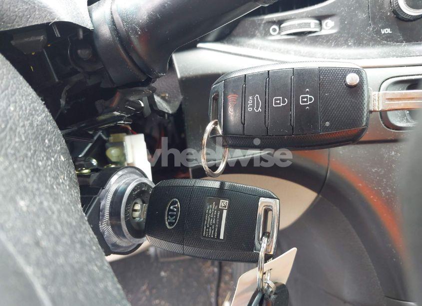 Photo 11 of 2015 Kia Optima LX (VIN KNAGM4A7XF5641123)