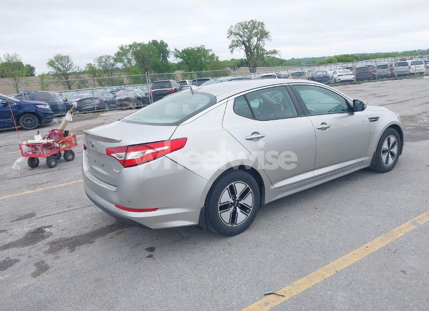 Photo 4 of 2013 Kia Optima HYBRID LX (VIN KNAGM4AD1D5058829)
