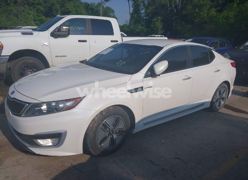 Photo 2 of 2013 Kia Optima HYBRID LX (VIN KNAGM4AD9D5041700)