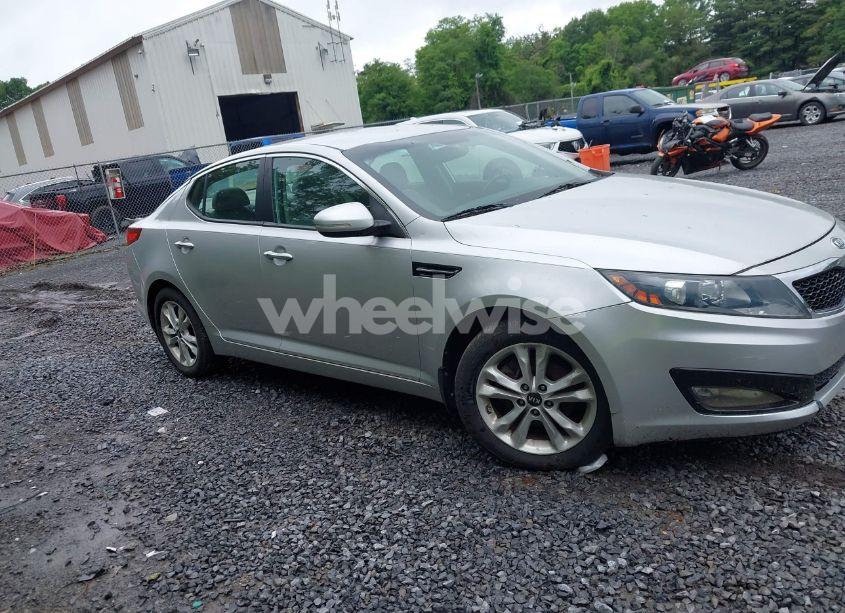 Photo 13 of 2011 Kia Optima EX (VIN KNAGN4A71B5148051)