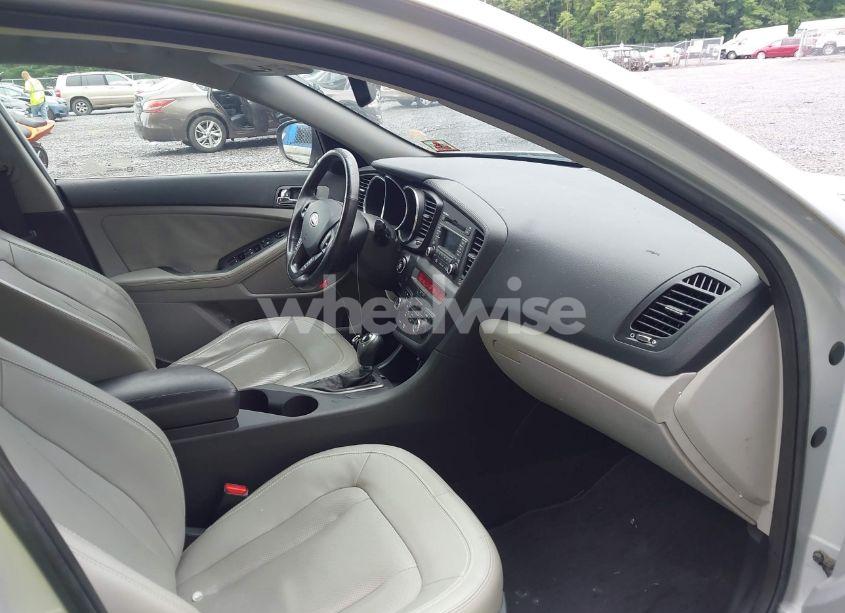 Photo 5 of 2011 Kia Optima EX (VIN KNAGN4A71B5148051)