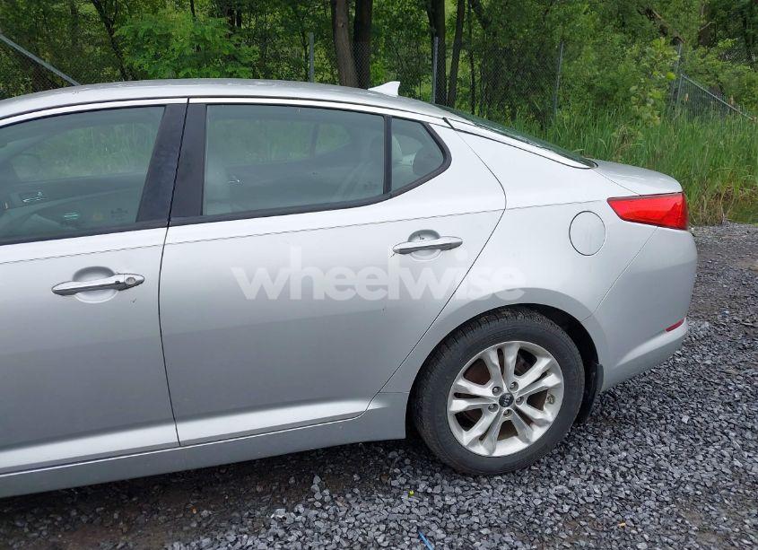Photo 6 of 2011 Kia Optima EX (VIN KNAGN4A71B5148051)