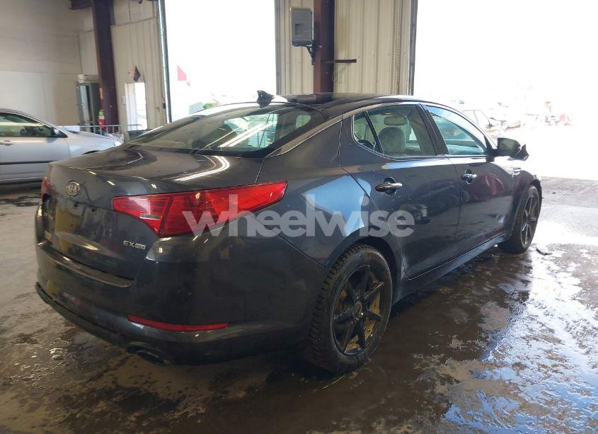 Photo 4 of 2011 Kia Optima EX (VIN KNAGN4A75B5103419)