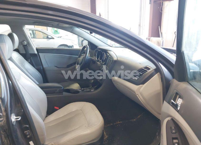 Photo 5 of 2011 Kia Optima EX (VIN KNAGN4A75B5103419)