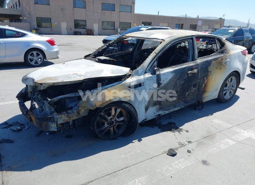 Photo 2 of 2011 Kia Optima EX (VIN KNAGN4A78B5130436)