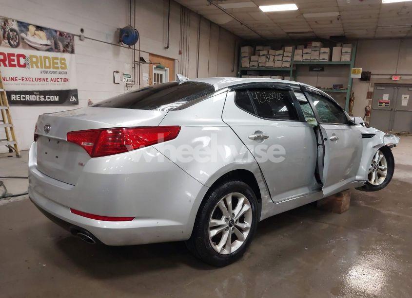 Photo 4 of 2011 Kia Optima EX (VIN KNAGN4A7XB5047431)
