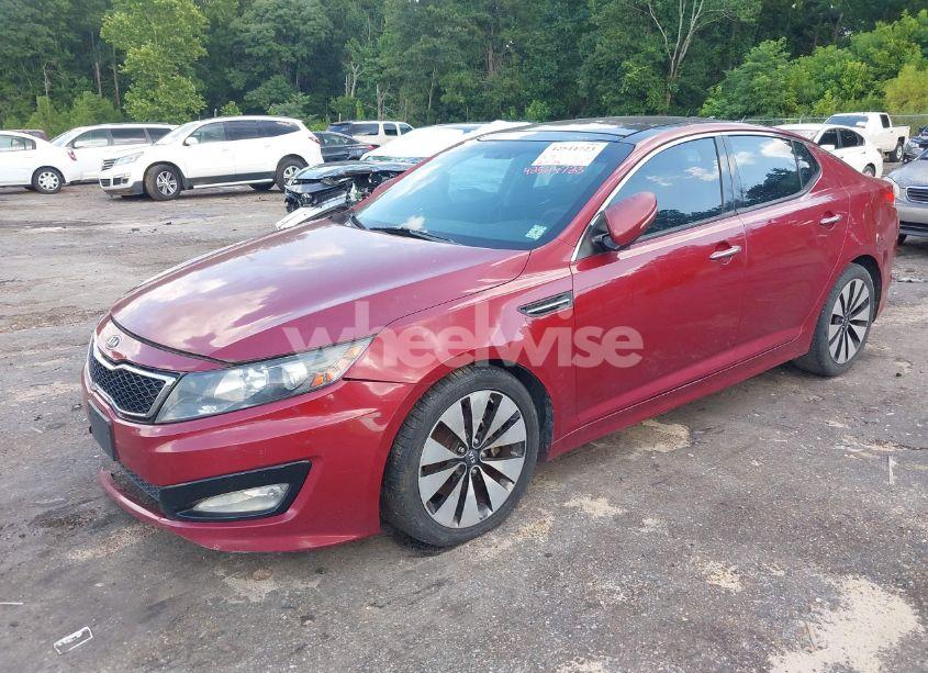Photo 2 of 2011 Kia Optima SX (VIN KNAGR4A64B5180374)