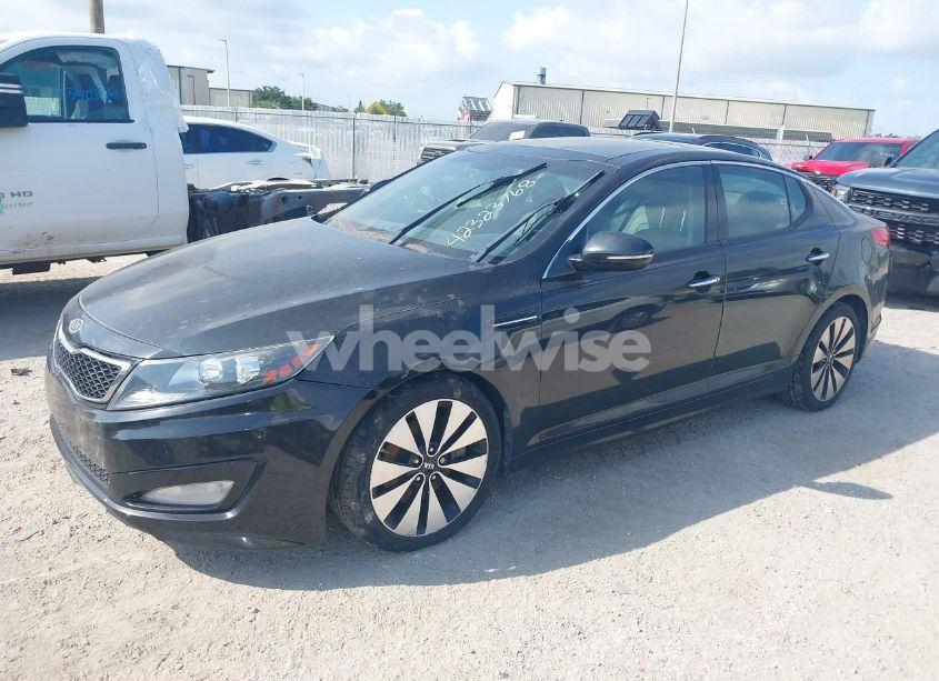 Photo 2 of 2011 Kia Optima SX (VIN KNAGR4A66B5133864)