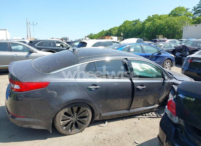 Photo 12 of 2011 Kia Optima SX (VIN KNAGR4A66B5148316)