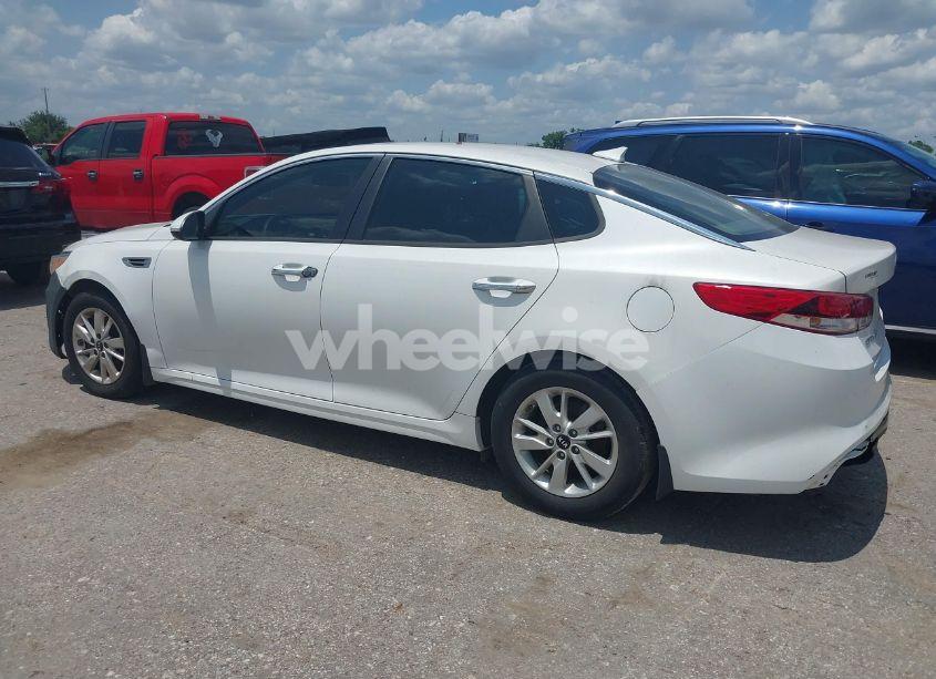 Photo 3 of 2016 Kia Optima LX (VIN KNAGT4L32G5094380)
