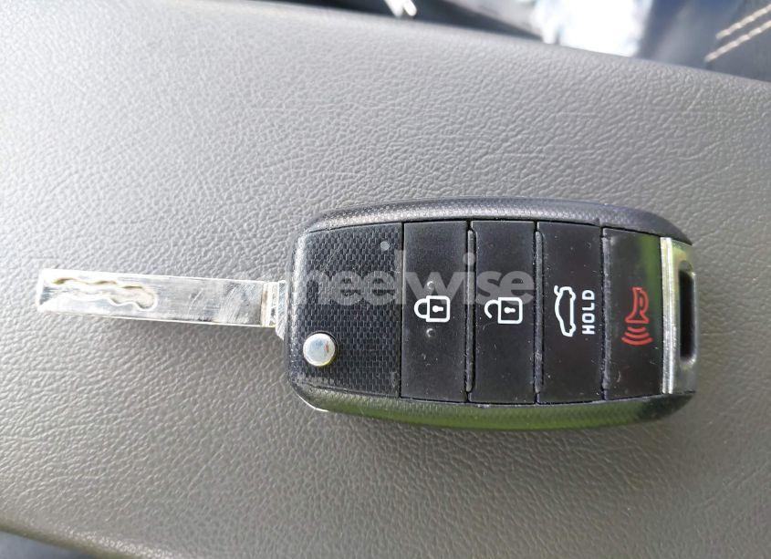 Photo 11 of 2016 Kia Optima LX (VIN KNAGT4L33G5079418)