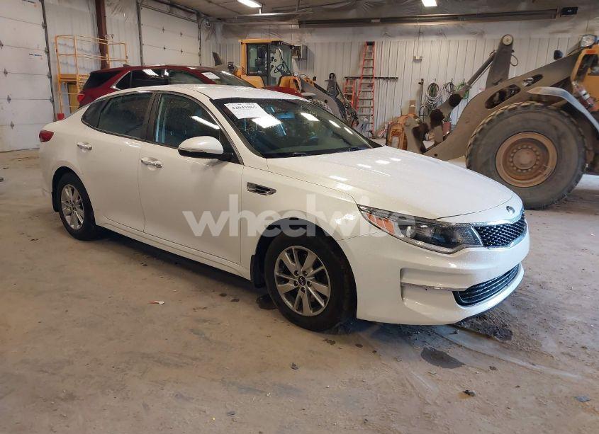 2017 Kia Optima LX (VIN KNAGT4L33H5132975) main photo