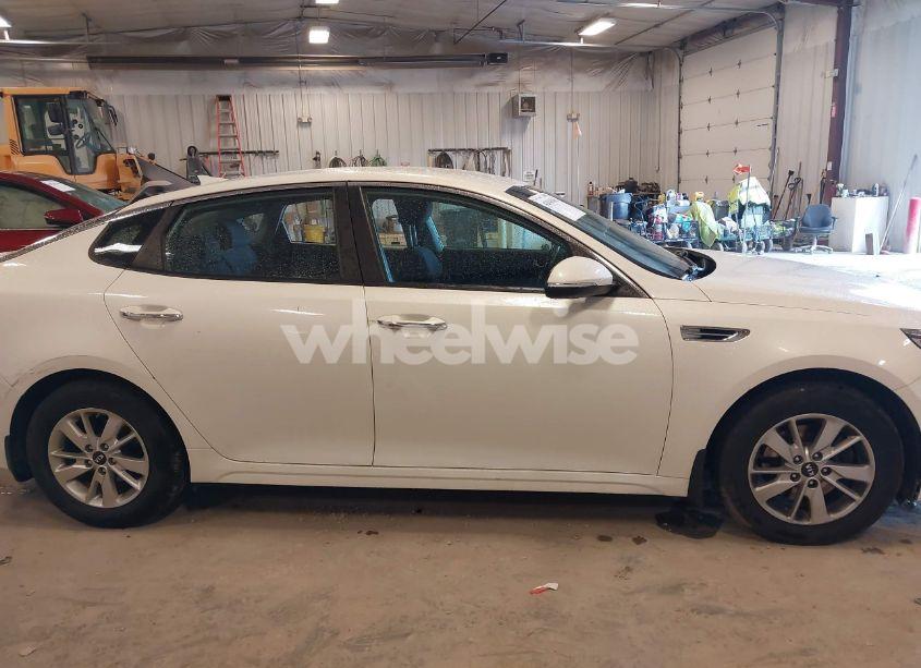 Photo 14 of 2017 Kia Optima LX (VIN KNAGT4L33H5132975)