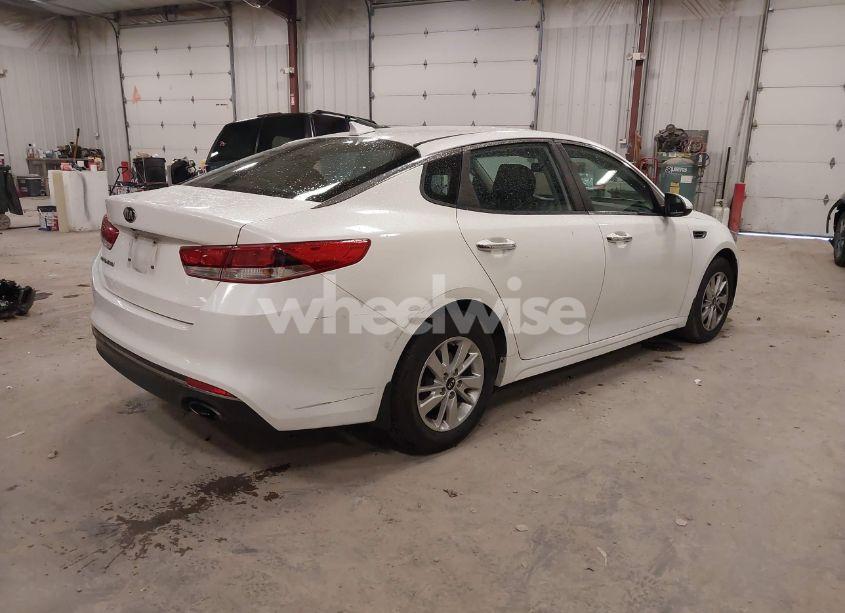 Photo 4 of 2017 Kia Optima LX (VIN KNAGT4L33H5132975)