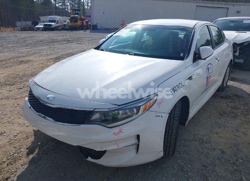 Photo 12 of 2018 Kia Optima LX (VIN KNAGT4L33J5217126)