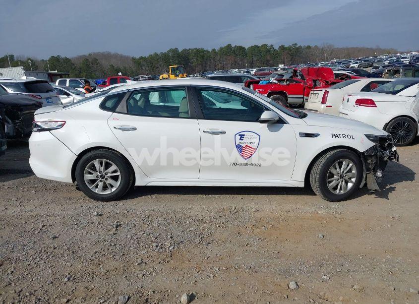 Photo 13 of 2018 Kia Optima LX (VIN KNAGT4L33J5217126)