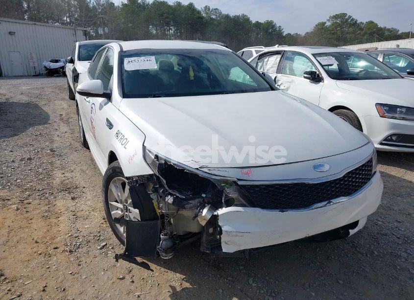 Photo 6 of 2018 Kia Optima LX (VIN KNAGT4L33J5217126)